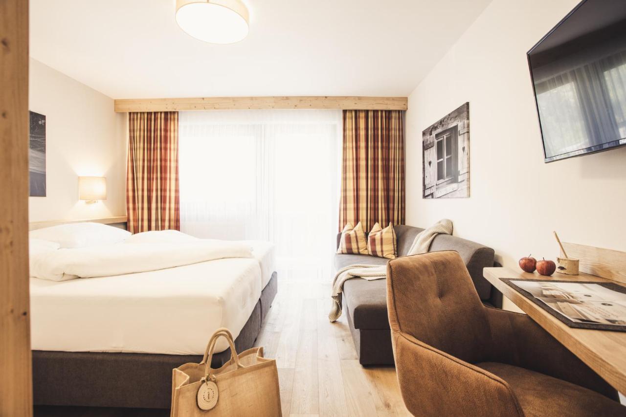 Hotel Johanna Mitten Im Oetztal