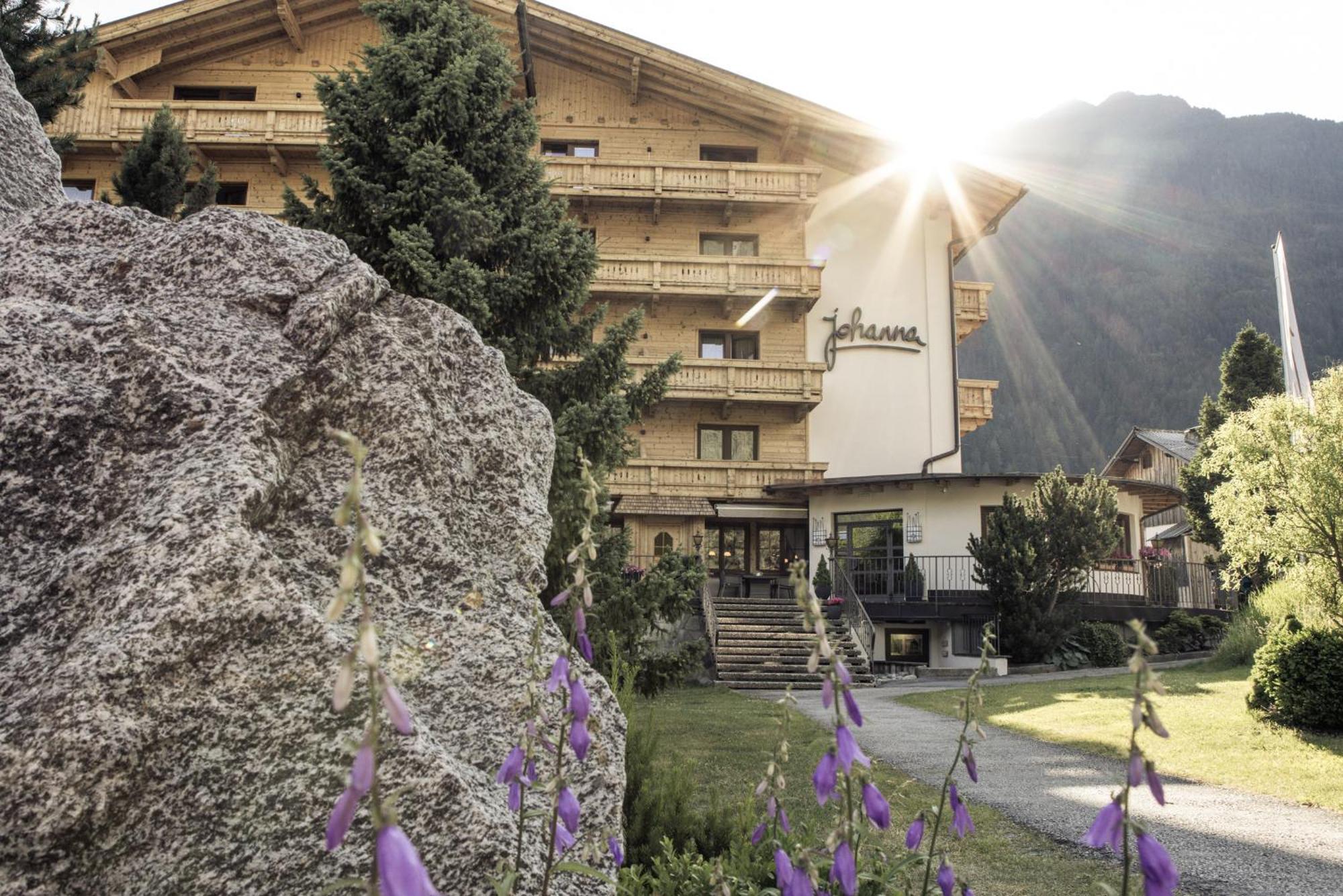 Johanna Mitten Im Oetztal Hotel